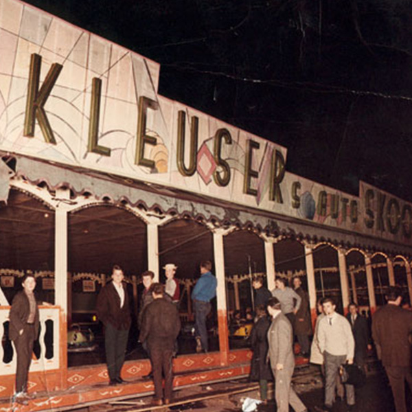 Historischer Autoscooter des Schaustellerbetriebs Kleuser Fichna, heute Schaustellerbetrieb Erni und Renate Fichna in Dortmund - Familienunternehmen seit 1786.